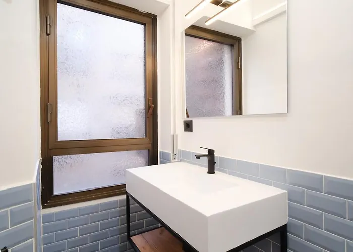 Cavour's Dream By Buddyrent * Roma